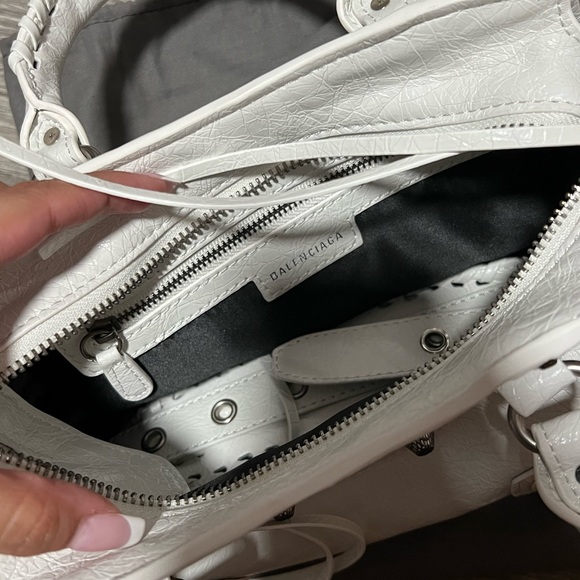 Designer Bag - Picture 3 of 8